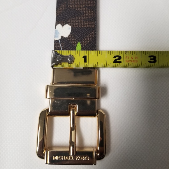 Michael Kors Women’s Twist Reversible Belt MK Logo Flower/Brown, Size Medium - Picture 10 of 10